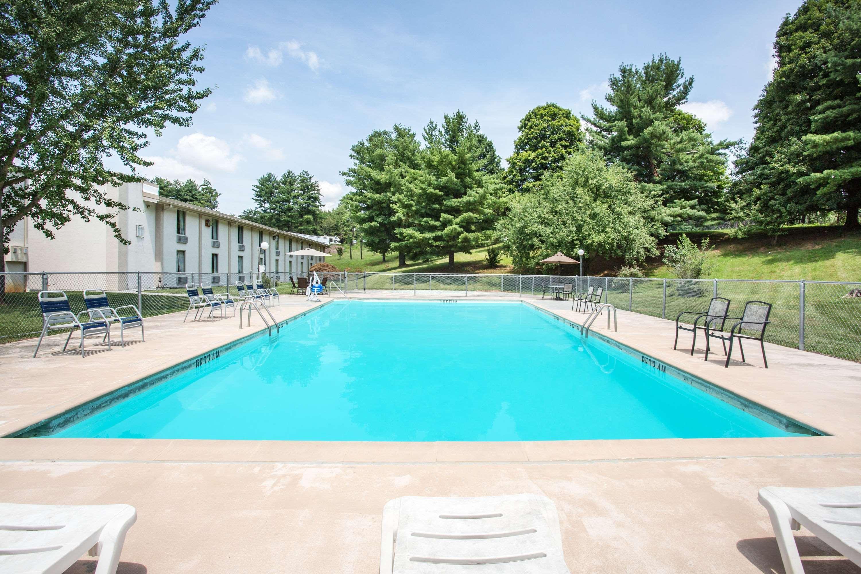 Spark By Hilton Daleville Roanoke North Buitenkant foto